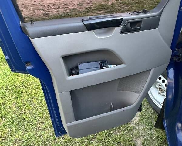 Синий Фольксваген Transporter, объемом двигателя 2.5 л и пробегом 425 тыс. км за 9000 $, фото 9 на Automoto.ua