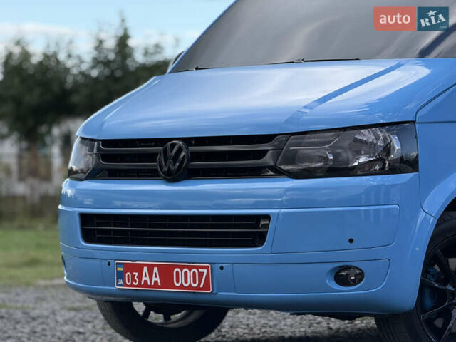 Синій Фольксваген Transporter, об'ємом двигуна 2.5 л та пробігом 250 тис. км за 13888 $, фото 2 на Automoto.ua