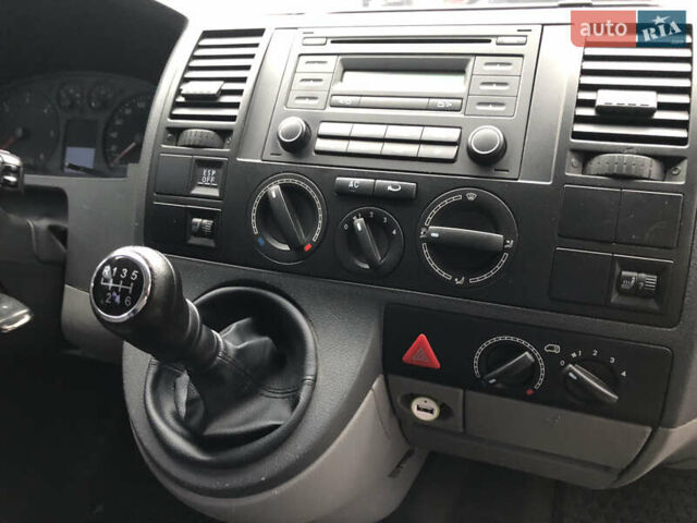 Синий Фольксваген Transporter, объемом двигателя 2.5 л и пробегом 327 тыс. км за 9900 $, фото 20 на Automoto.ua