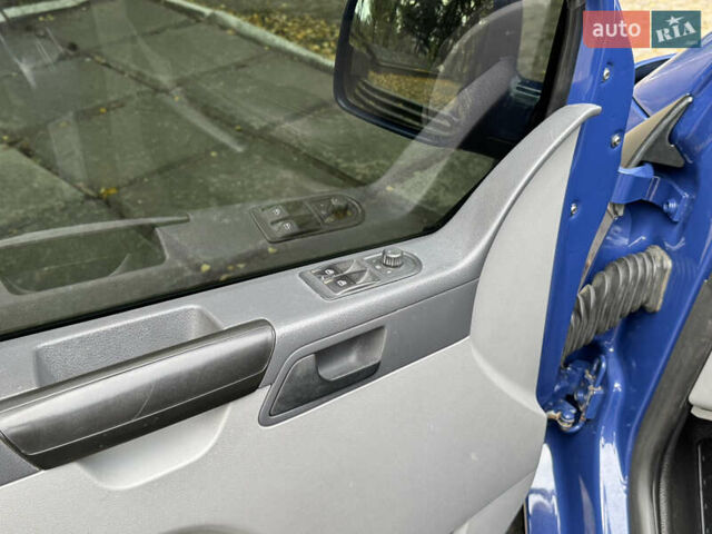 Синий Фольксваген Transporter, объемом двигателя 2.5 л и пробегом 263 тыс. км за 10500 $, фото 24 на Automoto.ua