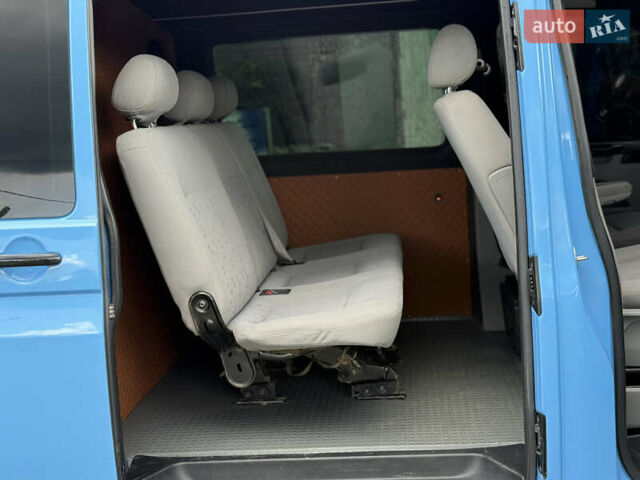 Синій Фольксваген Transporter, об'ємом двигуна 2.5 л та пробігом 250 тис. км за 13888 $, фото 31 на Automoto.ua