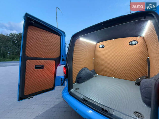 Синій Фольксваген Transporter, об'ємом двигуна 2.5 л та пробігом 250 тис. км за 13888 $, фото 18 на Automoto.ua