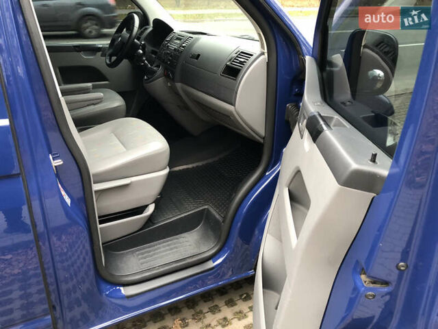 Синий Фольксваген Transporter, объемом двигателя 2.5 л и пробегом 327 тыс. км за 9900 $, фото 8 на Automoto.ua