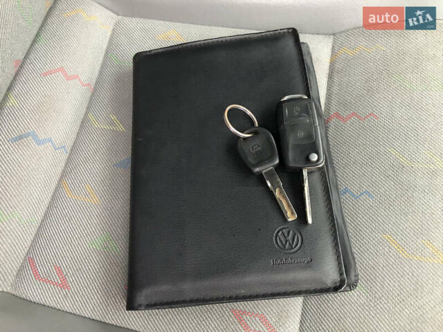 Синий Фольксваген Transporter, объемом двигателя 2.5 л и пробегом 327 тыс. км за 9900 $, фото 47 на Automoto.ua