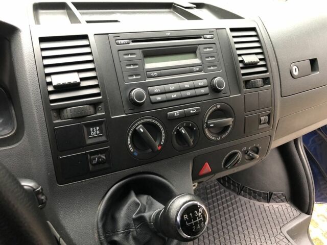 Синий Фольксваген Transporter, объемом двигателя 2.5 л и пробегом 327 тыс. км за 9900 $, фото 22 на Automoto.ua