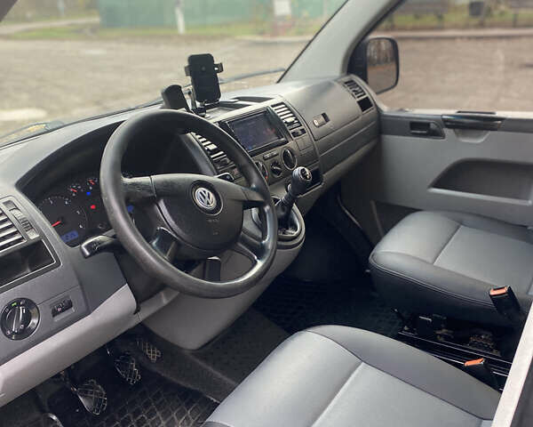 Синій Фольксваген Transporter, об'ємом двигуна 2.46 л та пробігом 320 тис. км за 8999 $, фото 13 на Automoto.ua