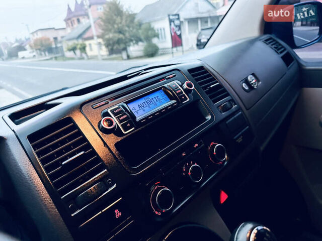 Синий Фольксваген Transporter, объемом двигателя 2 л и пробегом 297 тыс. км за 11700 $, фото 64 на Automoto.ua