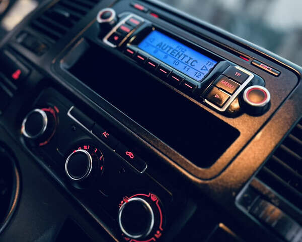 Синий Фольксваген Transporter, объемом двигателя 2 л и пробегом 297 тыс. км за 11700 $, фото 39 на Automoto.ua