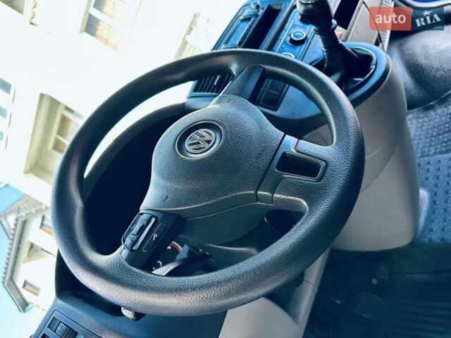 Синий Фольксваген Transporter, объемом двигателя 2 л и пробегом 297 тыс. км за 11700 $, фото 29 на Automoto.ua