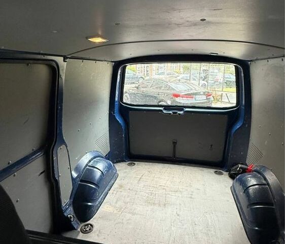 Синий Фольксваген Transporter, объемом двигателя 2 л и пробегом 229 тыс. км за 10900 $, фото 4 на Automoto.ua