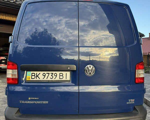 Синий Фольксваген Transporter, объемом двигателя 1.97 л и пробегом 127 тыс. км за 28000 $, фото 4 на Automoto.ua