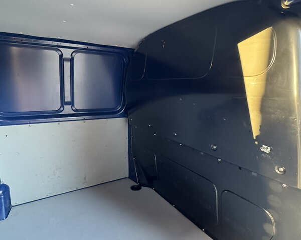 Синий Фольксваген Transporter, объемом двигателя 1.97 л и пробегом 127 тыс. км за 28000 $, фото 27 на Automoto.ua