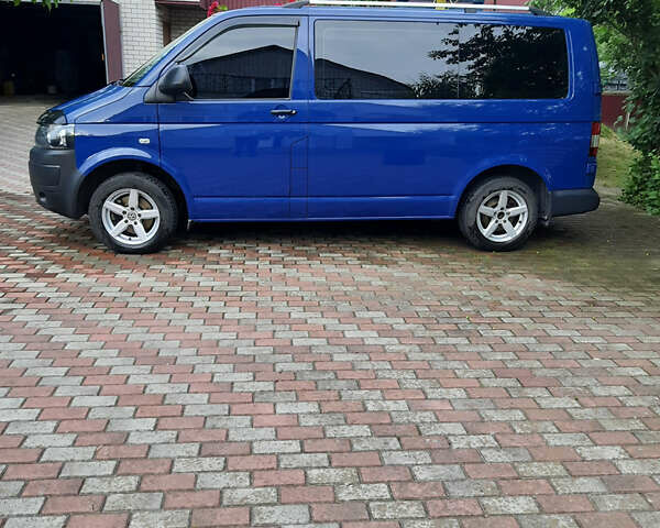 Синий Фольксваген Transporter, объемом двигателя 2 л и пробегом 255 тыс. км за 16500 $, фото 2 на Automoto.ua