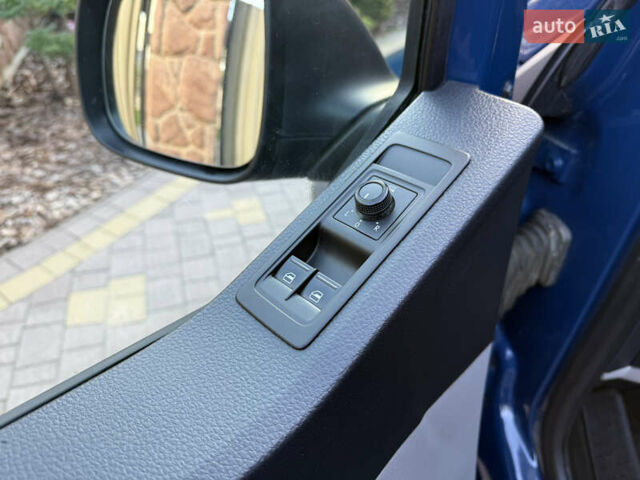 Синій Фольксваген Transporter, об'ємом двигуна 2 л та пробігом 199 тис. км за 19571 $, фото 17 на Automoto.ua