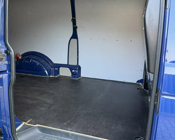 Синий Фольксваген Transporter, объемом двигателя 2 л и пробегом 246 тыс. км за 17500 $, фото 6 на Automoto.ua