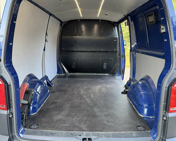 Синий Фольксваген Transporter, объемом двигателя 2 л и пробегом 246 тыс. км за 17500 $, фото 7 на Automoto.ua