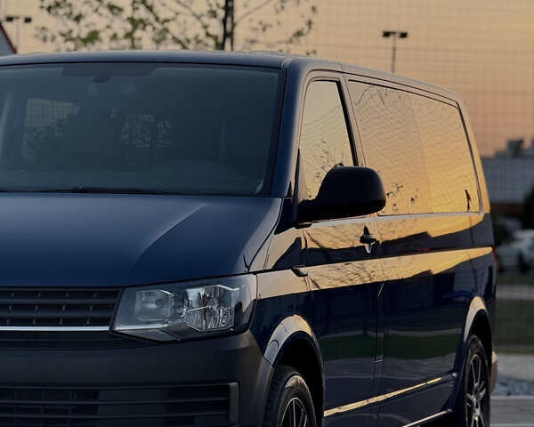 Синій Фольксваген Transporter, об'ємом двигуна 2 л та пробігом 273 тис. км за 25000 $, фото 3 на Automoto.ua