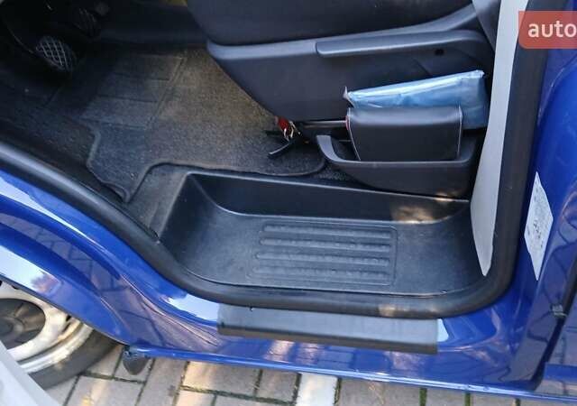 Синий Фольксваген Transporter, объемом двигателя 2 л и пробегом 218 тыс. км за 25500 $, фото 2 на Automoto.ua