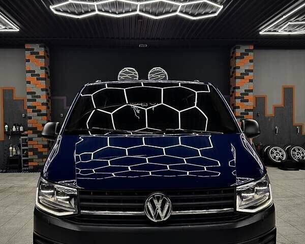 Синий Фольксваген Transporter, объемом двигателя 2 л и пробегом 230 тыс. км за 27500 $, фото 1 на Automoto.ua