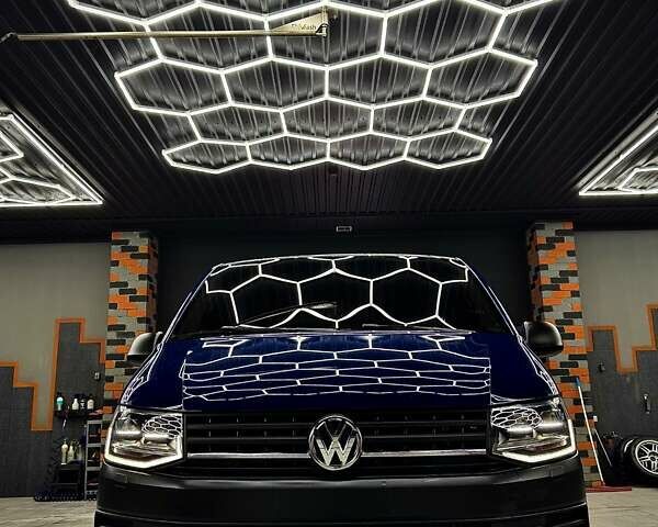 Синий Фольксваген Transporter, объемом двигателя 2 л и пробегом 230 тыс. км за 27500 $, фото 2 на Automoto.ua