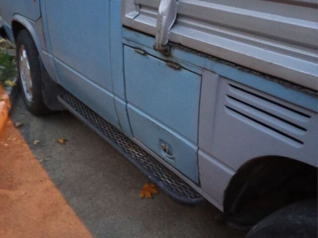 Синий Фольксваген Transporter, объемом двигателя 1.6 л и пробегом 300 тыс. км за 3500 $, фото 4 на Automoto.ua