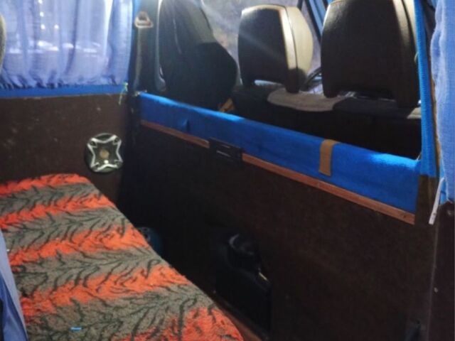 Синий Фольксваген Transporter, объемом двигателя 1.6 л и пробегом 300 тыс. км за 3500 $, фото 7 на Automoto.ua