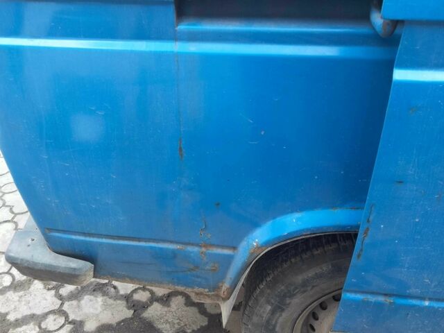 Синій Фольксваген Transporter, об'ємом двигуна 1.9 л та пробігом 350 тис. км за 1600 $, фото 5 на Automoto.ua