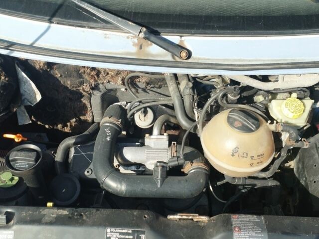 Синий Фольксваген Transporter, объемом двигателя 2.5 л и пробегом 343 тыс. км за 4350 $, фото 7 на Automoto.ua