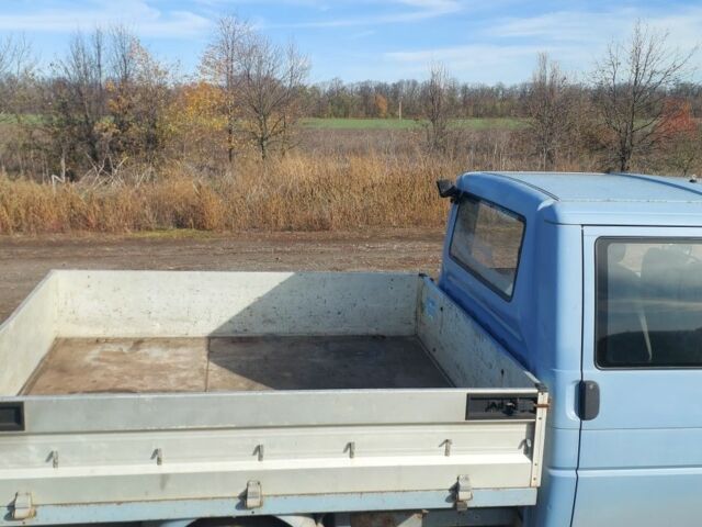 Синий Фольксваген Transporter, объемом двигателя 2.5 л и пробегом 343 тыс. км за 4350 $, фото 4 на Automoto.ua