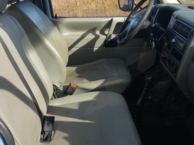 Синий Фольксваген Transporter, объемом двигателя 2.5 л и пробегом 343 тыс. км за 4350 $, фото 5 на Automoto.ua