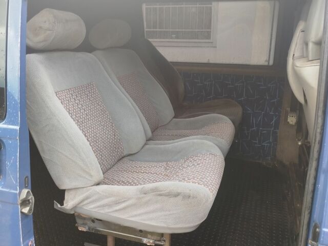 Синій Фольксваген Transporter, об'ємом двигуна 0 л та пробігом 380 тис. км за 5300 $, фото 4 на Automoto.ua