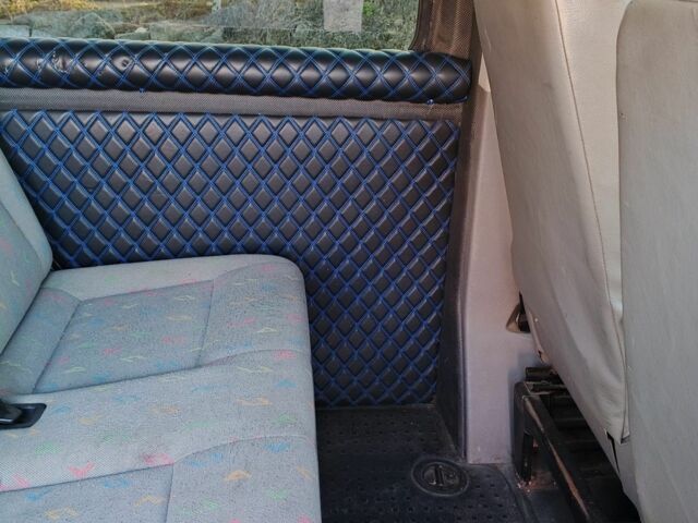 Синий Фольксваген Transporter, объемом двигателя 2.5 л и пробегом 580 тыс. км за 7300 $, фото 4 на Automoto.ua