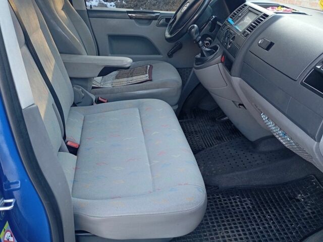 Синий Фольксваген Transporter, объемом двигателя 2.5 л и пробегом 580 тыс. км за 7300 $, фото 10 на Automoto.ua