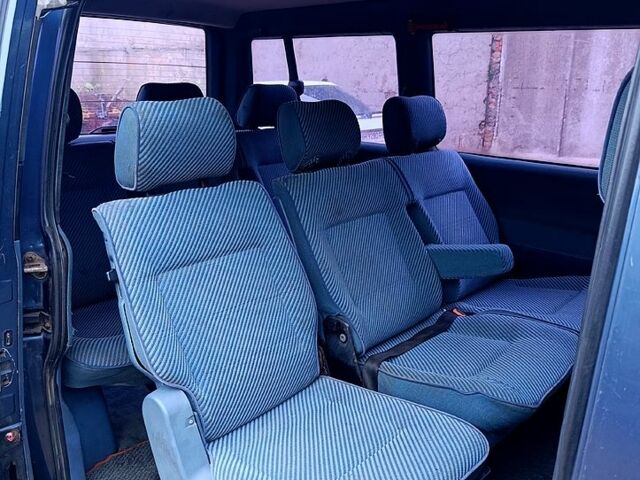 Синий Фольксваген Transporter, объемом двигателя 2.4 л и пробегом 505 тыс. км за 4200 $, фото 2 на Automoto.ua