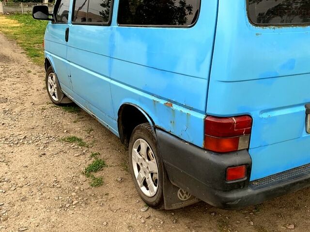 Синий Фольксваген Transporter, объемом двигателя 1.9 л и пробегом 400 тыс. км за 3000 $, фото 1 на Automoto.ua
