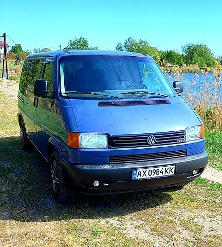 Синий Фольксваген Transporter, объемом двигателя 2.5 л и пробегом 441 тыс. км за 7400 $, фото 1 на Automoto.ua