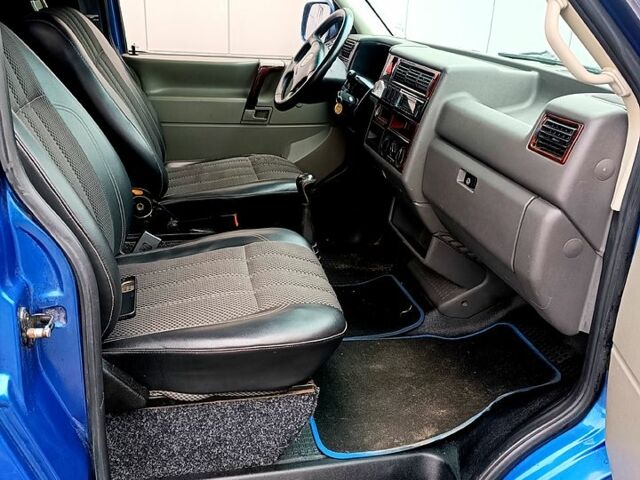 Синий Фольксваген Transporter, объемом двигателя 2.5 л и пробегом 441 тыс. км за 6700 $, фото 8 на Automoto.ua