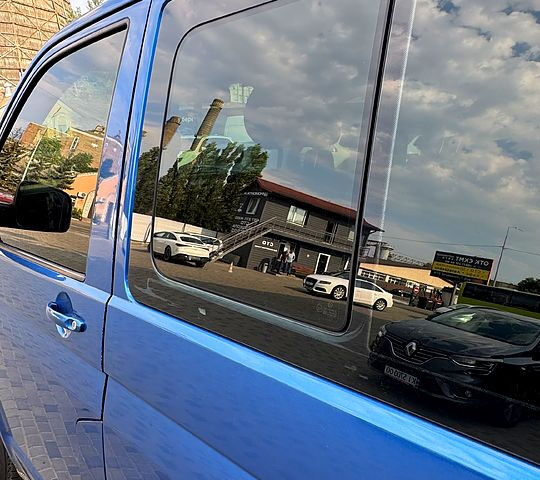 Синій Фольксваген Transporter, об'ємом двигуна 2 л та пробігом 380 тис. км за 6700 $, фото 4 на Automoto.ua