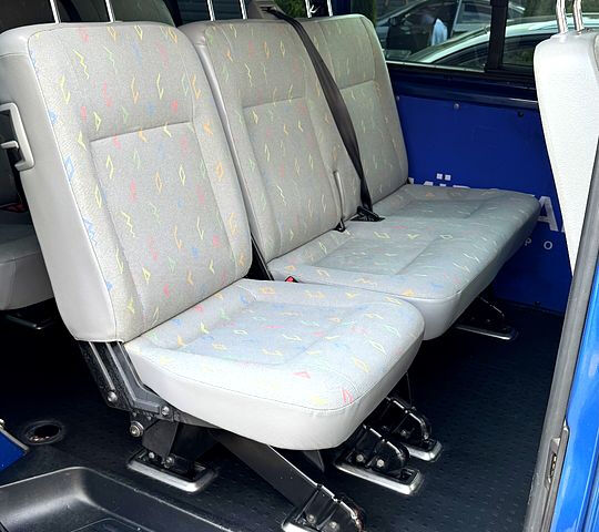 Синій Фольксваген Transporter, об'ємом двигуна 2 л та пробігом 380 тис. км за 6700 $, фото 12 на Automoto.ua