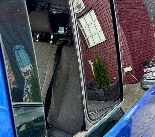 Синій Фольксваген Transporter, об'ємом двигуна 2 л та пробігом 380 тис. км за 6700 $, фото 13 на Automoto.ua