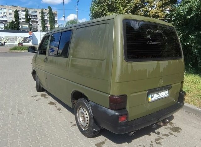 Зелений Фольксваген Transporter, об'ємом двигуна 0 л та пробігом 333 тис. км за 3746 $, фото 2 на Automoto.ua