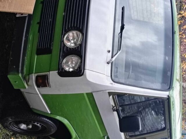 Зеленый Фольксваген Transporter, объемом двигателя 1.6 л и пробегом 370 тыс. км за 2150 $, фото 4 на Automoto.ua