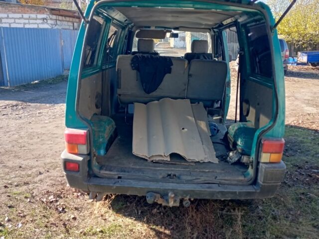 Зеленый Фольксваген Transporter, объемом двигателя 2 л и пробегом 526 тыс. км за 2650 $, фото 1 на Automoto.ua