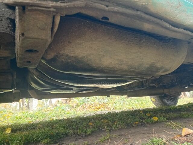 Зеленый Фольксваген Transporter, объемом двигателя 2 л и пробегом 526 тыс. км за 2650 $, фото 3 на Automoto.ua