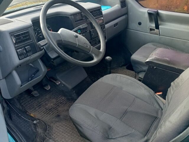 Зеленый Фольксваген Transporter, объемом двигателя 2 л и пробегом 526 тыс. км за 2650 $, фото 2 на Automoto.ua