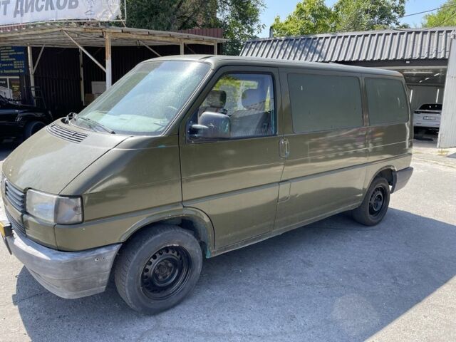 Зеленый Фольксваген Transporter, объемом двигателя 2 л и пробегом 330 тыс. км за 2800 $, фото 3 на Automoto.ua