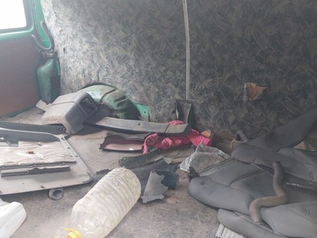 Фольксваген Transporter 1992 в Николаеве на Automoto.ua Зеленый Фольксваген Transporter, объемом двигателя 2.4 л и пробегом 300 тыс. км за 2500 $, фото 5 на Automoto.ua