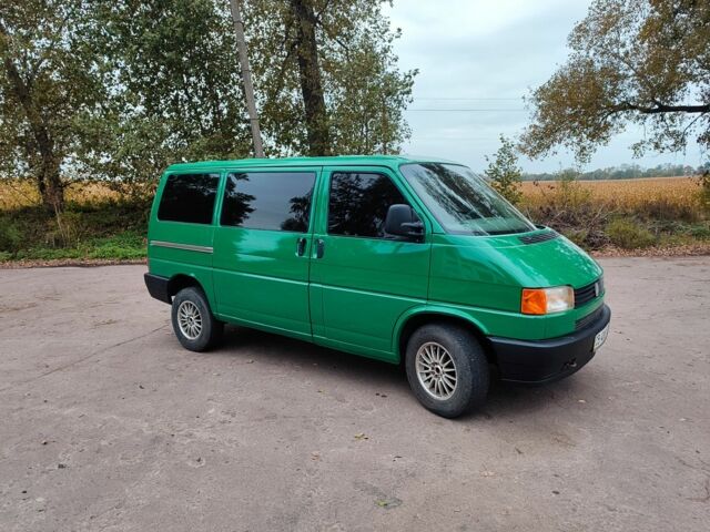Зелений Фольксваген Transporter, об'ємом двигуна 2 л та пробігом 500 тис. км за 5200 $, фото 1 на Automoto.ua