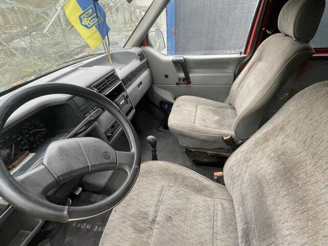 Зелений Фольксваген Transporter, об'ємом двигуна 2.4 л та пробігом 400 тис. км за 1300 $, фото 3 на Automoto.ua