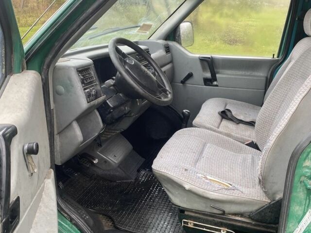 Зелений Фольксваген Transporter, об'ємом двигуна 2 л та пробігом 350 тис. км за 1550 $, фото 6 на Automoto.ua